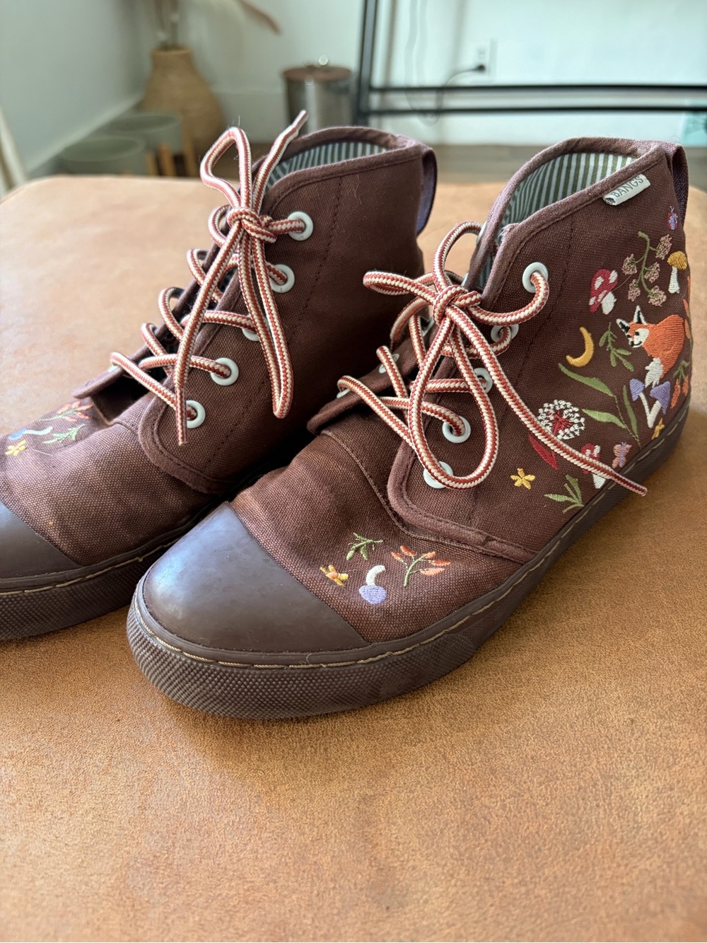 BANGS Maple Meadow High Top Sneakers Brown Embroidered Fox Meadow Women’s 7.5